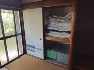 部屋３押し入れのビフォア