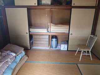 部屋３押し入れのビフォア