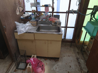 車庫内流しのビフォア