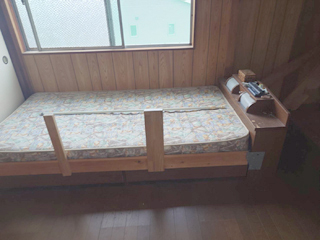 ２階部屋４のビフォア