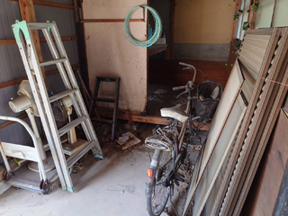 外倉庫入口のビフォアアフター