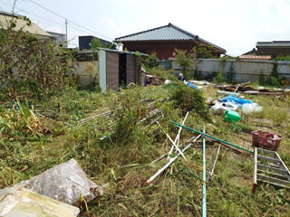 土地南側入り口から北東のビフォアアフター