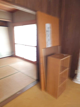 和室に残った木製家具